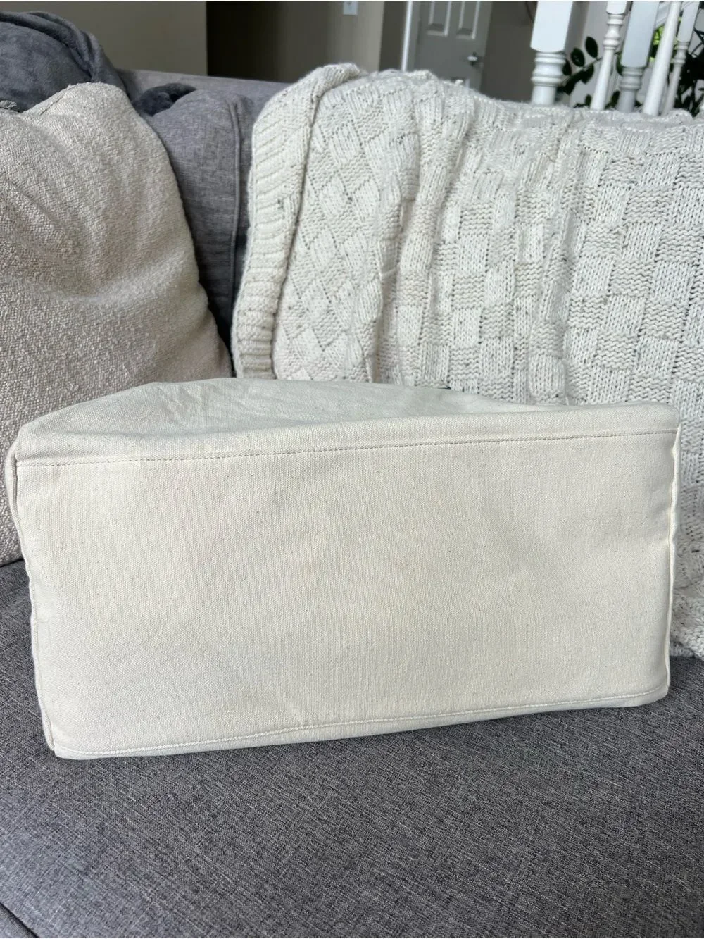 Tommy Bahama NWT Natural Cream Canvas Duffel with Navy Straps